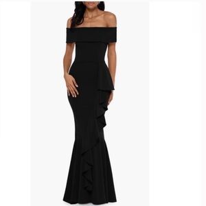 Betsy and Adam women’s black off shoulder Cascading ruffles Carina gown Size 6